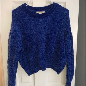 Blue slightly cropped Sweater